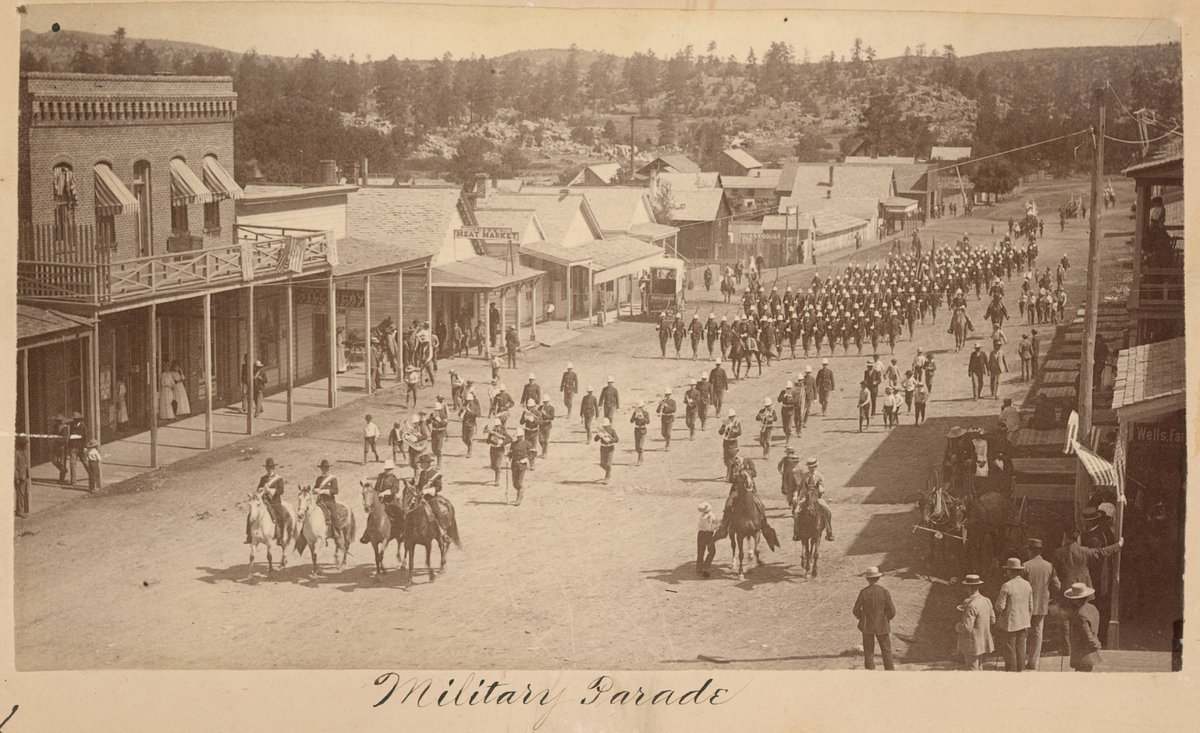 PIC OF THE DAY!
Arizona's National Guard parades during Frontier Days in 1891:
#PrescottAZHistory #PrescottAZ #OldPhoto #History