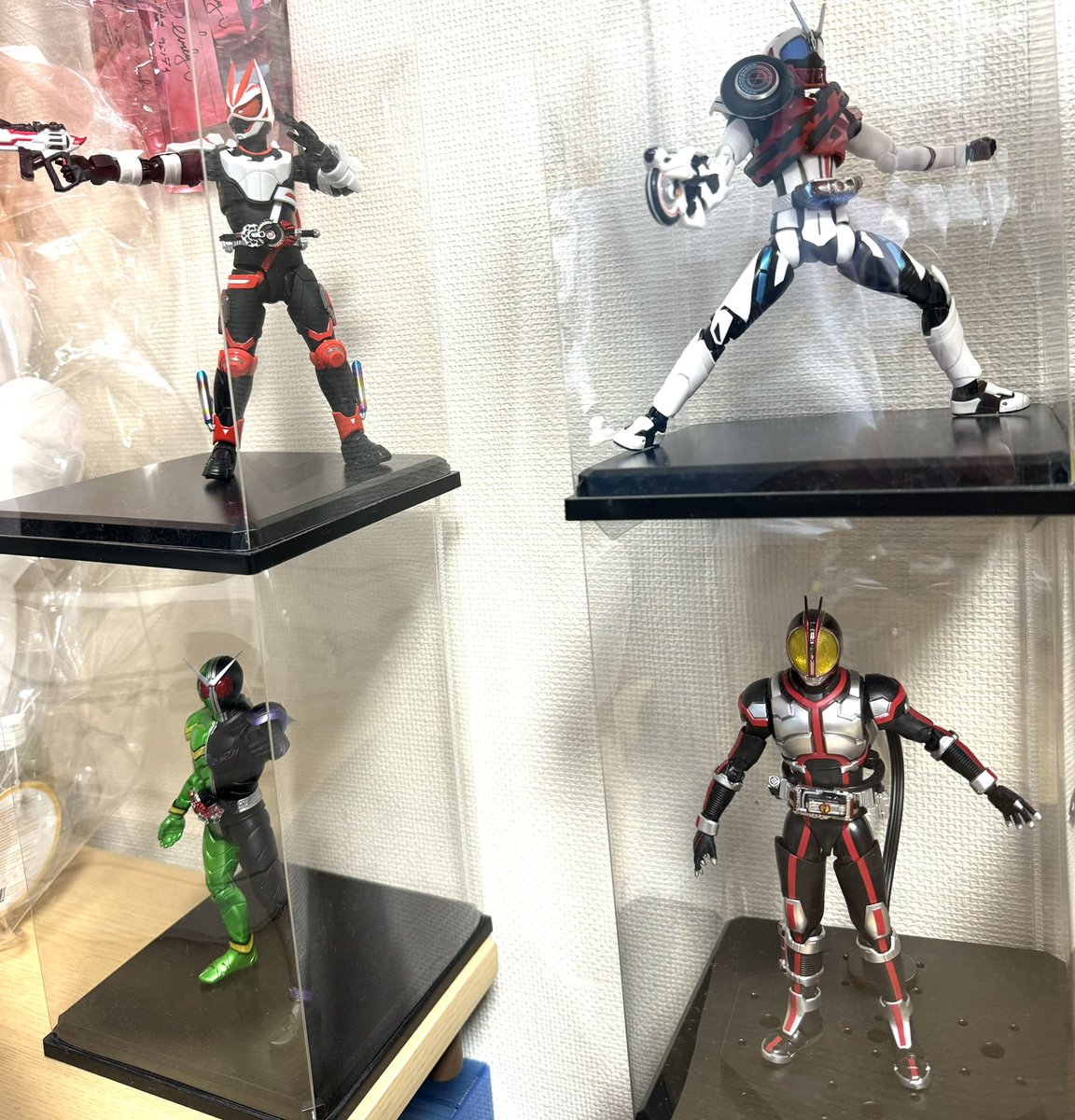 WozgingaFinally's tweet photo. 固ツイ更新
CSM・フィギュアーツ・装動幅広く収集中 https://t.co/VsJSkknJ4U