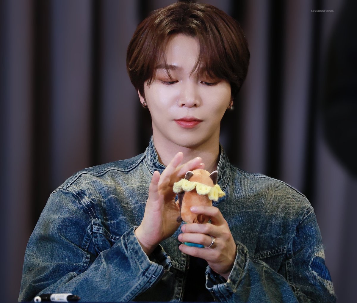 617_amberrr's tweet photo. 쓰담쓰담...💓
2024.04.27 DMC뮤직 팬싸 
#SEVENUS #세븐어스 #이레 #IREAH #SPRINGCANVAS #팬싸 https://t.co/zA5f2fZVJO