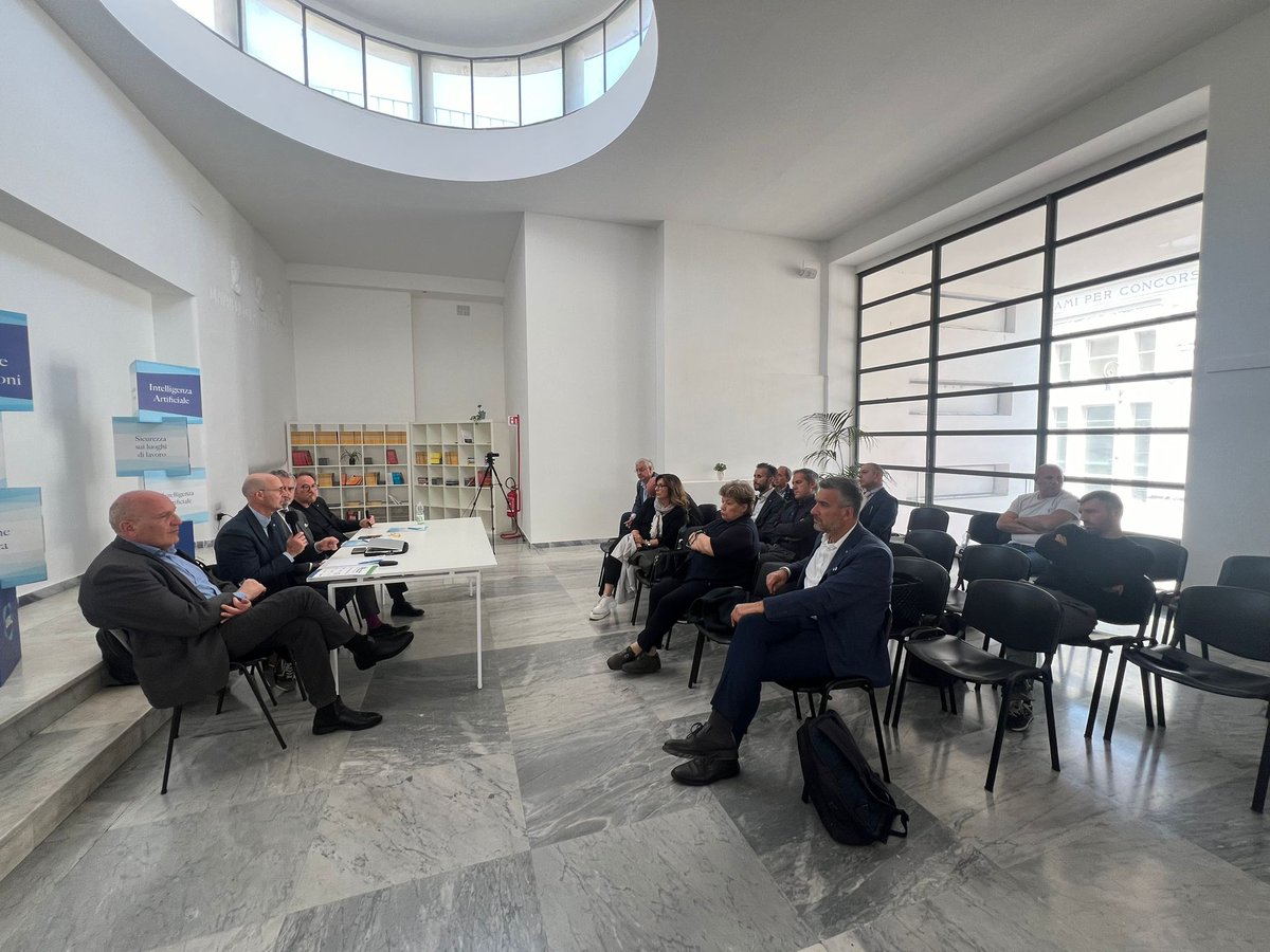 Oggi a #Roma presso #WeGil giornata di lavori preparatori per i temi del Congresso Confederale #UGL di giugno 2024, attraverso 9 distinti panel di dibattiti.
In particolare ho partecipato e dato il mio contributo nel panel che ha trattato la #transizioneenergetica.

#Ugl #energia