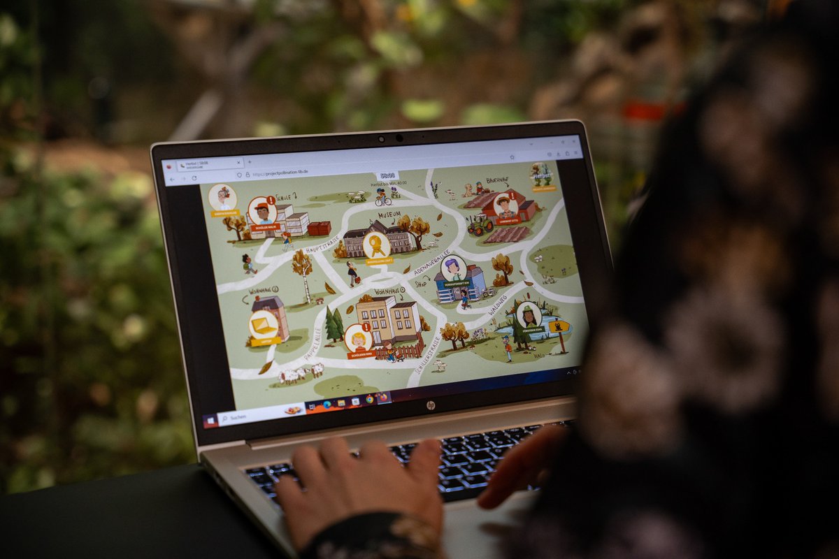 Leibniz_LIB's tweet image. Der #Coundown läuft! Unser Escape Spiel  &quot;Project Pollination: A buzzing rescue&quot; ist nominiert für den #Publikumspreis beim #DigAMus Award 2024. Jetzt abstimmen:  digamus-award.de/project/projec…
#Apps #Games #Biodiversität #Naturkundemuseum #Stadt #escapegame
Foto: LIB, K. Stehr