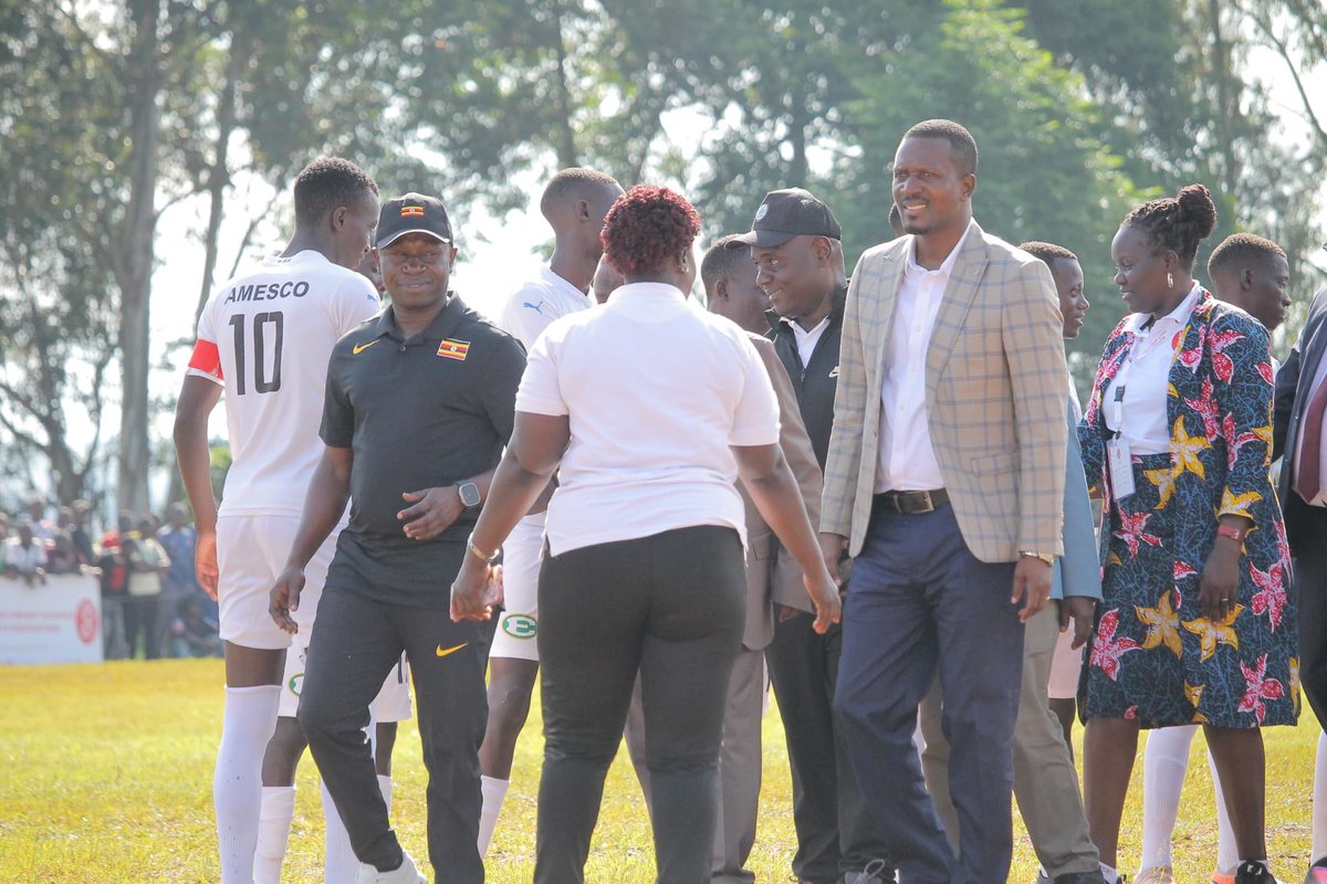 Hon @OgwangOgwang inspected the teams prior to kick off. #USSSAFootballBoys2024 #USSSAGames2024