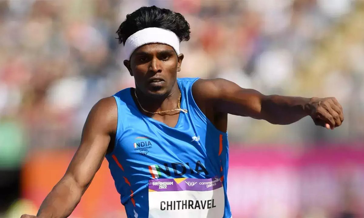 Praveen Chithravel has bagged gold in triple jump with a leap of 17.12m at Indian Grand Prix in Bengaluru. 👏 #IndianAthletics #TripleJump