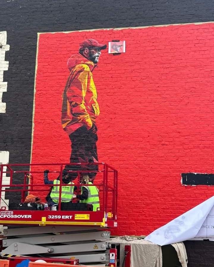 Happy Tuesday Reds ❤️YNWA❤️ New Mural going up 😍❤️