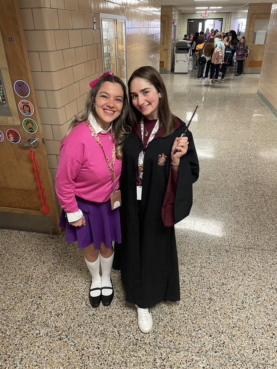 MarisaLVJackson's tweet photo. School Spirit = Positive School Environment ✨✨✨IT’S “Dress Like Your Favorite Book Character” Day! So many characters to celebrate! #readingweek2024 #homeoftheWizards #creativeteachers #wehavespirit 💙🧙♂️💛🎉🥳 @CranstonSchools https://t.co/i766EBHsPS