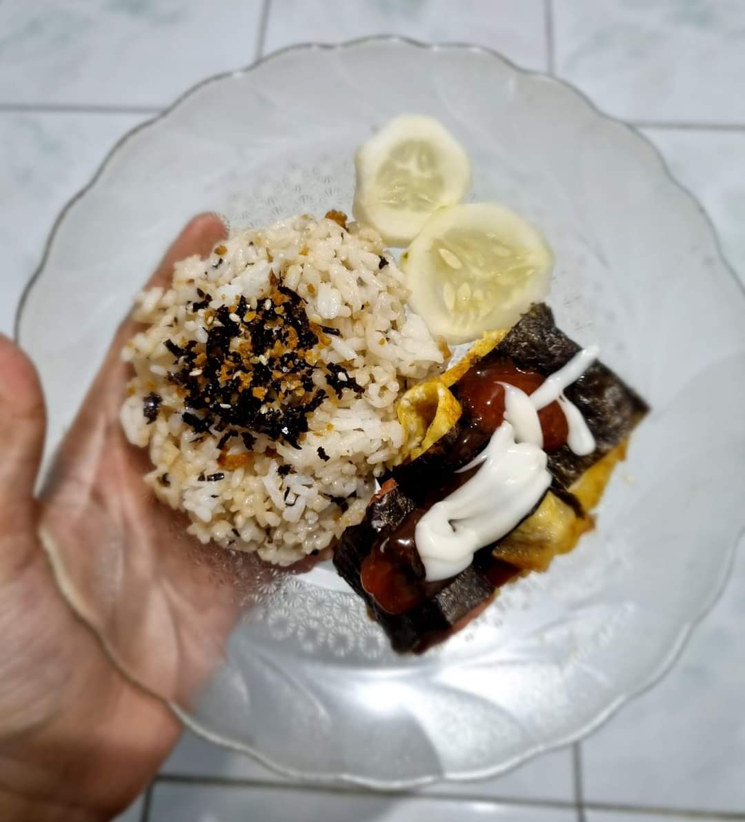 HAI aku dan temen boothku open po makanan buat #cf18 isinya SEPERTI INI kalo mau po bisa bangett :3 Note: bisa diambil sendiri atau dianter pake isagi express