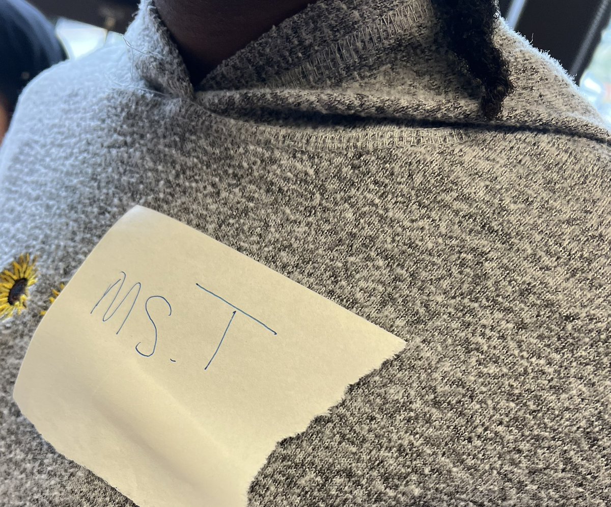 MsIrums's tweet image. Grade 6/7 students trying out an AI enhanced question in math today. Lots of noise, lots of debate. @IonviewPS