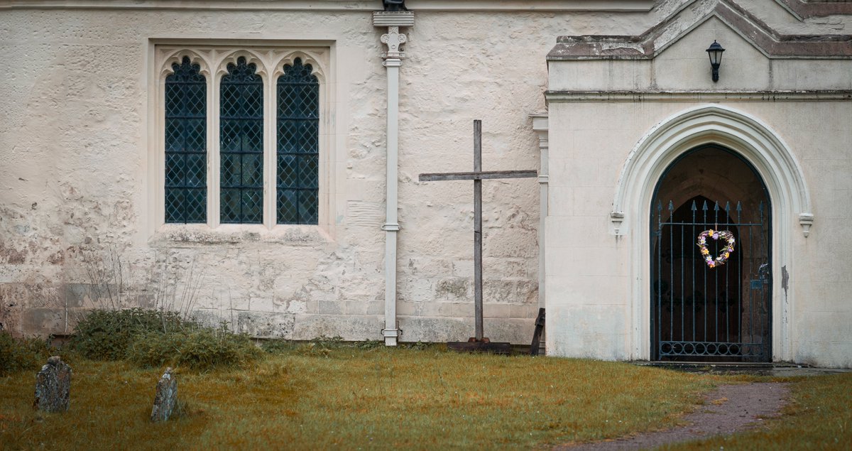 behind the church II

#HolyCrossChurch #Slapton #ChurchPhotography #LeightonBuzzard #SlaptonParish #HolyCross #landscapephotography #buckinghamshire