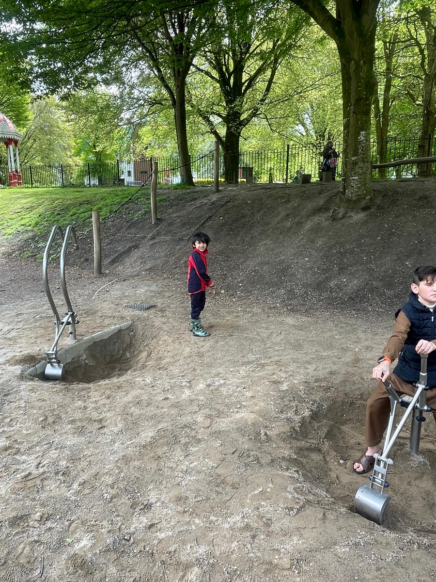 Wellbeing week kicked off yesterday with mindful walks to the park for all classes. They had so much fun and felt so happy after 🥰🥰
#amberflag 
#positivementalhealth