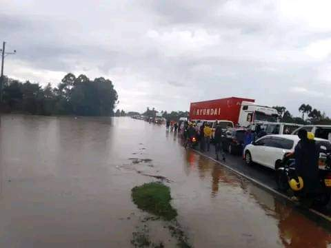 Traffic Alert: A section of the Nakuru - Eldoret Highway is flooded at Ngeria. Motorists are urged to proceed with caution or consider alternative routes.