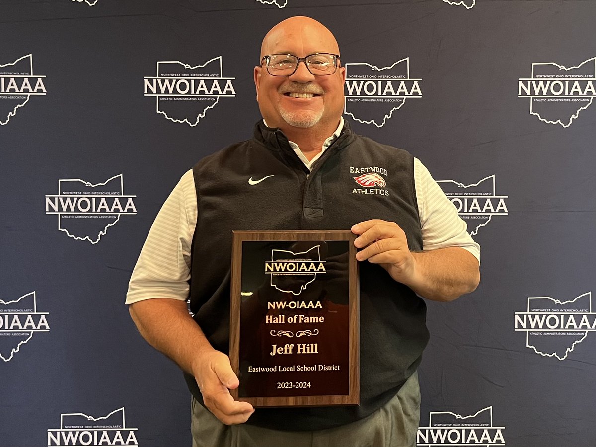 2023 - 2024 NW-OIAAA Awards

Receiving the NW-OIAAA Hall of Fame Award, Jeff Hill (Eastwood)