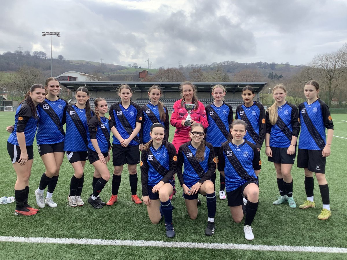 IslwynHighSport's tweet image. Congratulations to U15 girls football v Lewis Girls who have won the Caerphilly cup final a second year running. Strength in defence shut down opposition, mid field set up opportunities  for Nikita L⚽️⚽️⚽️ Lola R⚽️⚽️⚽️ Nyree L⚽️. Very proud of everyone for today. Well done girls