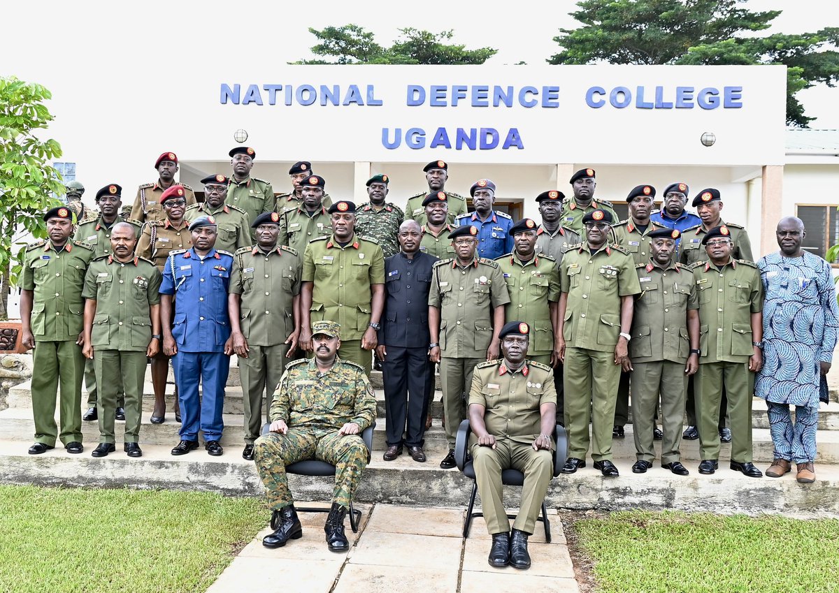 CDF @mkainerugaba who doubles as SPA/SO this afternoon delivered a lecture of opportunity to students at the national Defense College in Jinja with a very sophisticated topic 'Multipolar world an advantage or disadvantage to Africa?' A topic i would intrest myself in.
