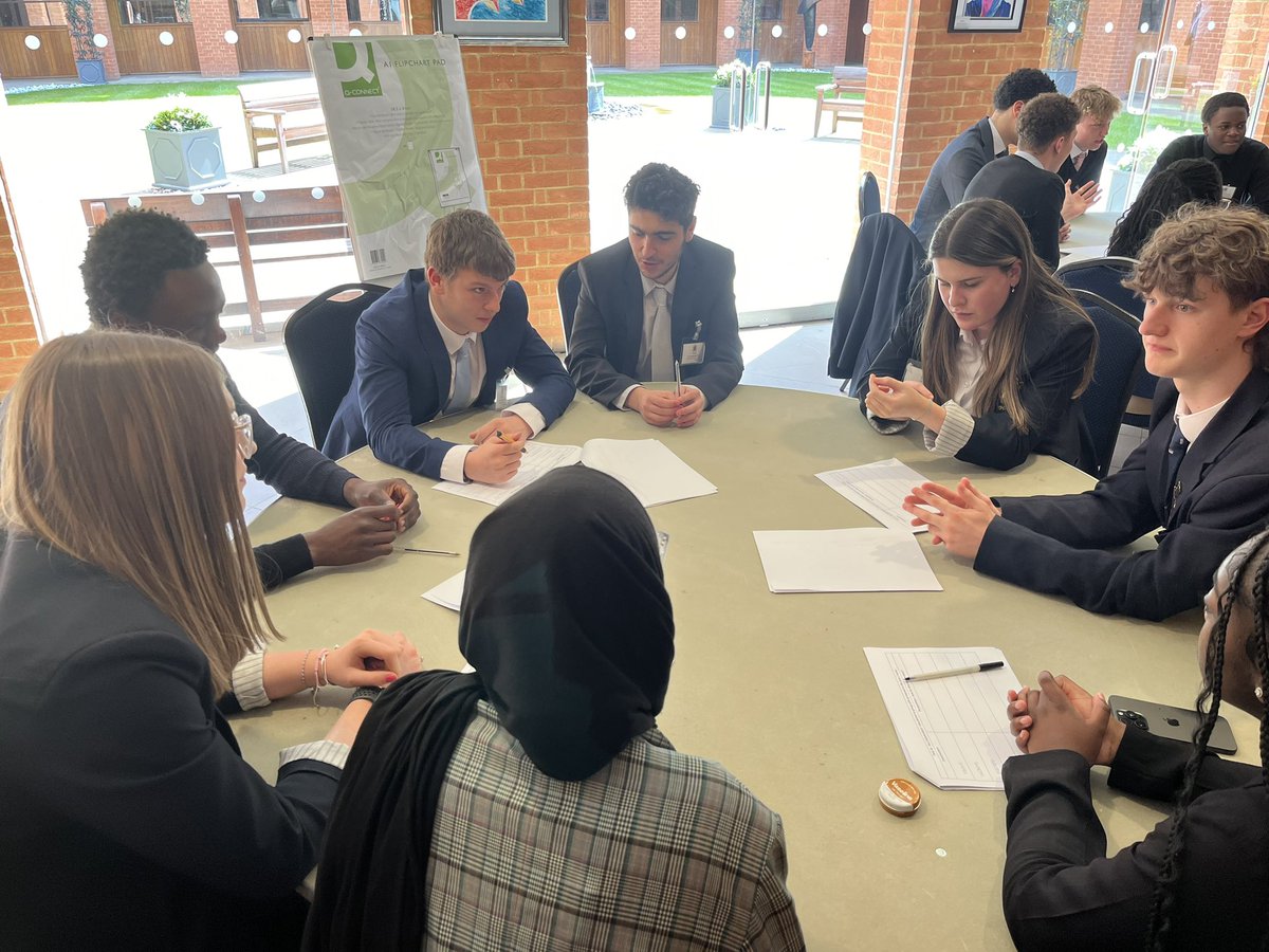 Thank you to @HaberdashersCo for hosting an incredible, Year 12 student leadership event over the past two days. Inspirational speakers, incredible workshops, interactions between students across all Sixth Forms #Leadership #prefects #Nextgeneration #ASPIRE