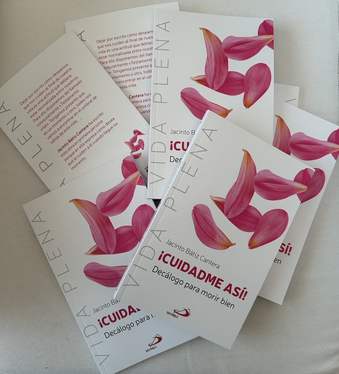 “Deseo que me cuide una mano amiga que no se empeñe en retenerme para evitar que me vaya cuando llegue mi momento, que tampoco tenga la tentación de empujarme para que me vaya antes de tiempo. Necesito una mano amiga junto a mí para ayudarme a no sufrir mientras me muero”.