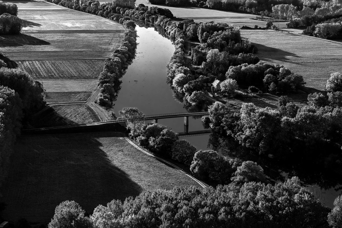Check out this black and white aerial view photo of the River Cher and farmland in the Loire Valley of France.  1-stuart-litoff.pixels.com/featured/river…

#blackandwhitephotography #blackandwhite #landscape #landscapephotography #aerialview #rivercher #loirevalley #france #french #rural