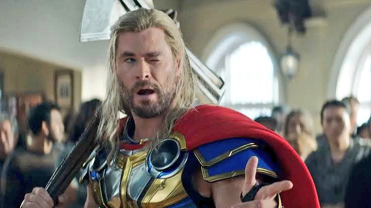 _sillyclaw's tweet photo. Self-serving Zeus in Thor: Love and Thunder 2022 https://t.co/FHVTu2ftLk