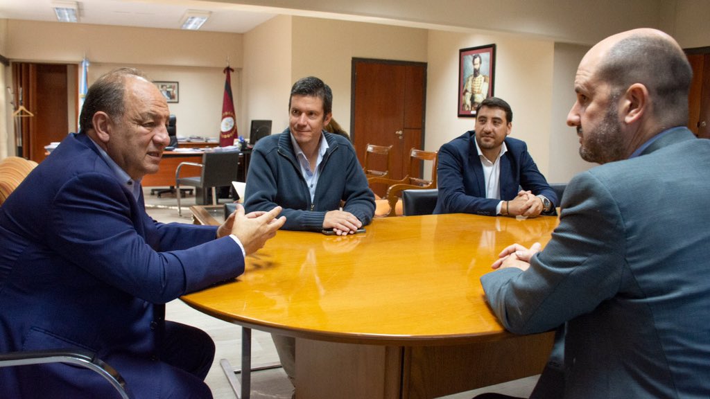 ricardo_villada's tweet photo. Aplicamos la tecnología de la información en la modernización de los servicios del Estado a los salteños. Para continuar mejorándolos, nos reunimos con el Field Sales, representante de @GoogleCloud_LA en #Argentina, Hernán Van Messem, y @MartinGuemes de @Modernizacionok
#SALTIC https://t.co/Ojr6O5PG9s