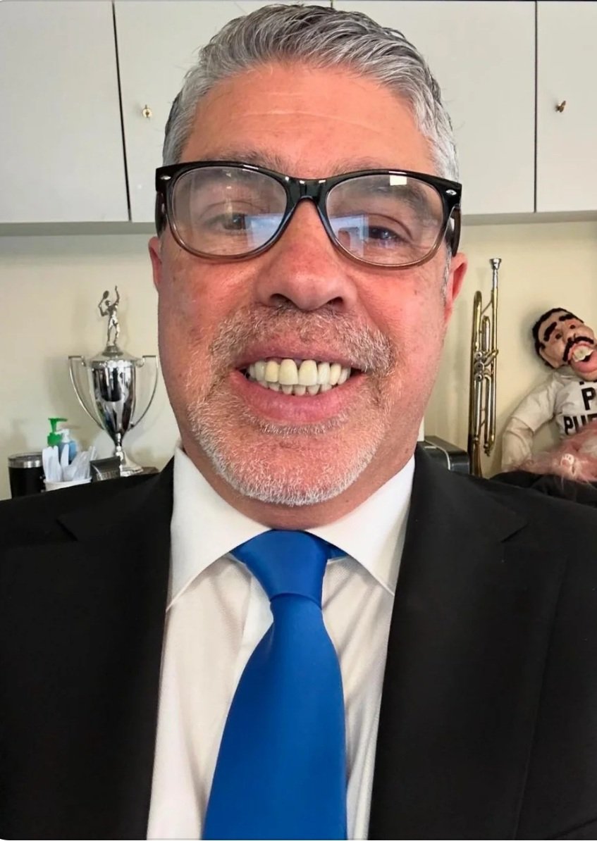 There's so much going on here with this pic of BabaBooey. It's like mesmerizing. <a href="/sternshow/">Stern Show</a>