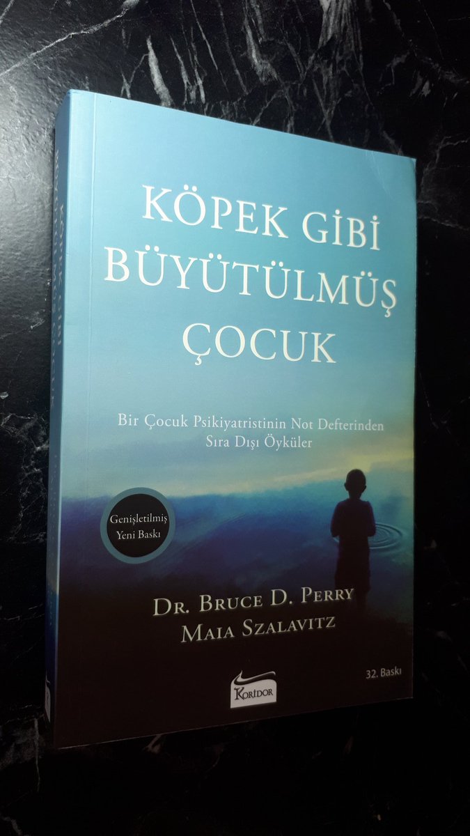 “İşin gerçeği, sevilmiş olmadan ve sevilmeden kendinizi sevemezsiniz. Sevme kapasitesi tek başınalıkla inşa edilemez.” s.310