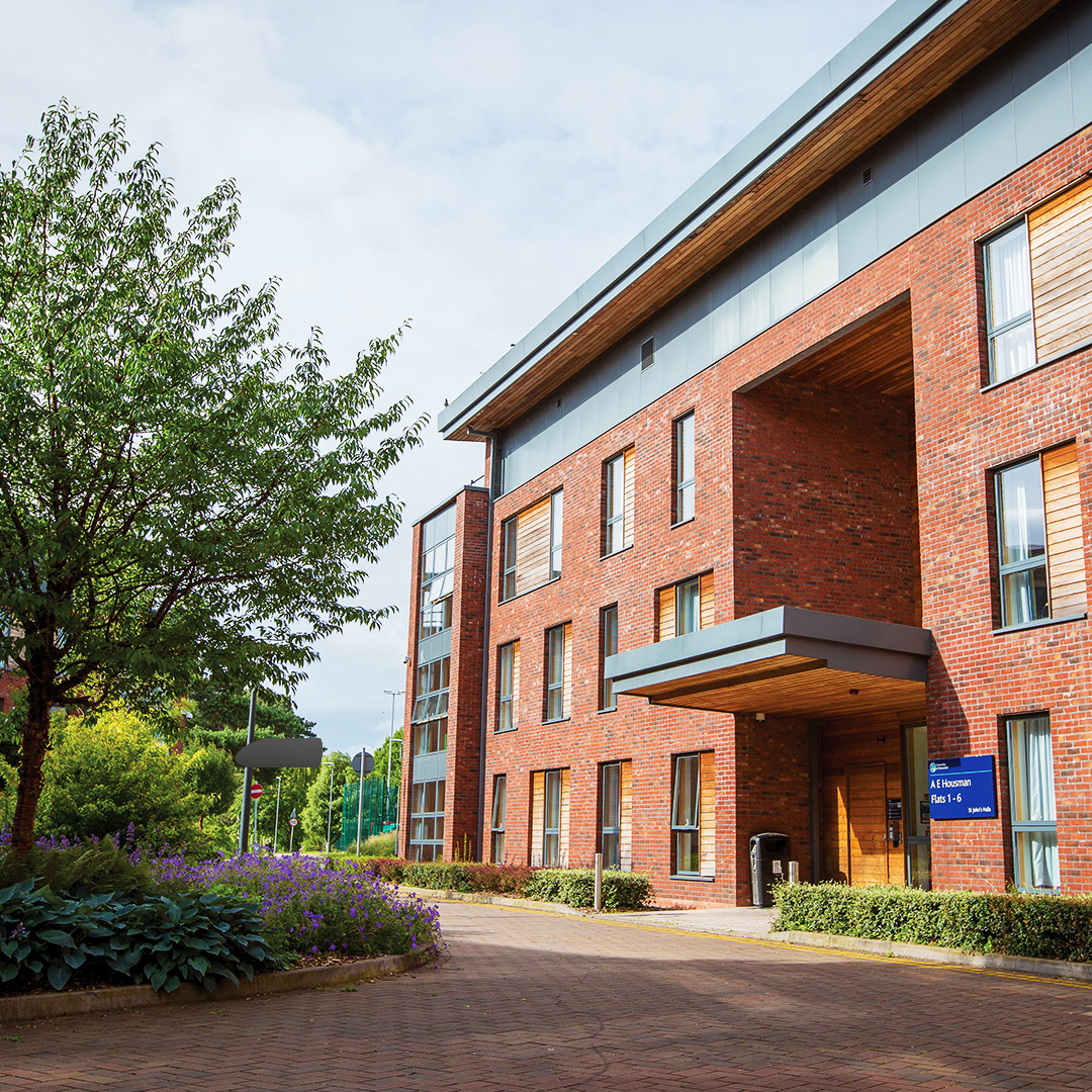 Thinking about joining us? 📚 We're hosting campus tours on 8th and 29th May, giving you the opportunity to explore our campuses, find out more about accommodation, and meet current students👋 Book your place 🔗 bit.ly/3QeAGVF #WorcesterUni