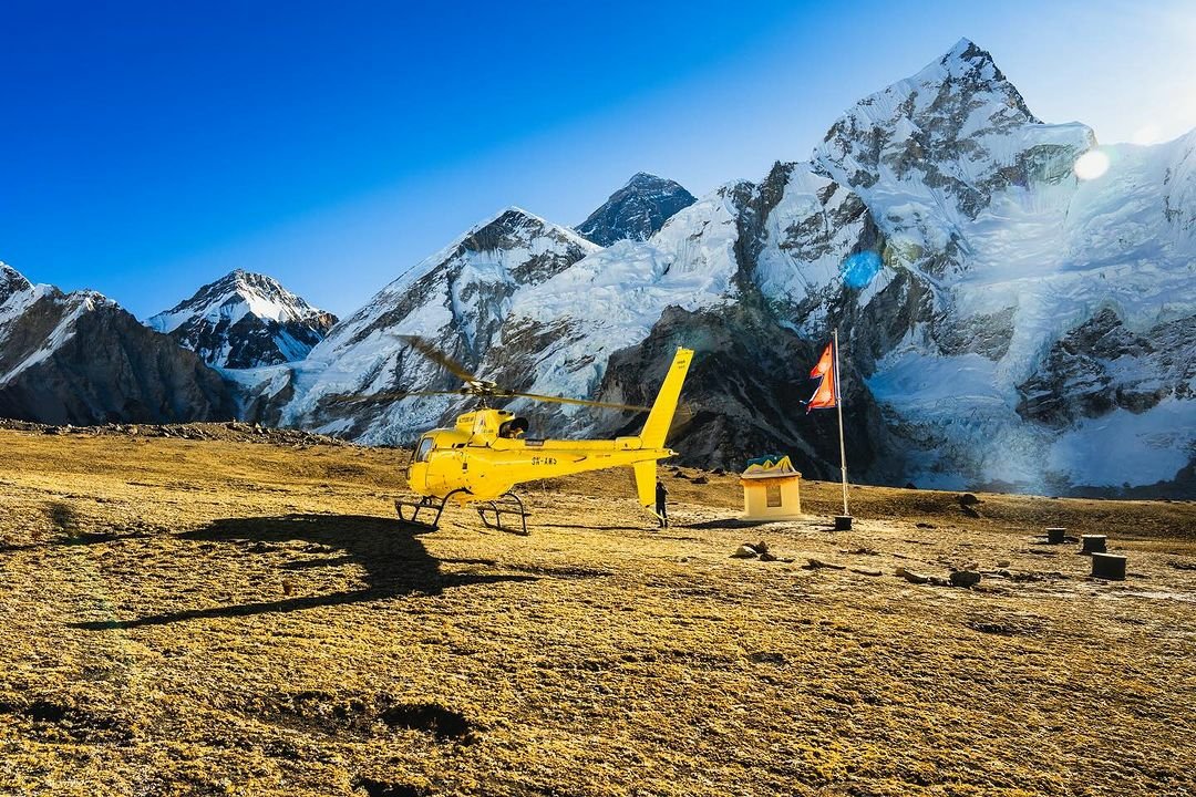Everest Base Camp Helicopter Return Trek - 10 Days Learn More: luxuryholidaynepal.com/everest-base-c… #everestregion #everestbasecamp #luxuryholiday #luxurytravel #beautifuldestinations #wonderful_places #nepal #visitnepal