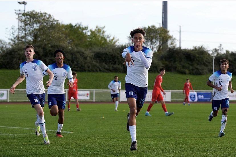 <a href="/sscout22/">Potencial Scout</a> ENGLAND: 

Malachi Hardy ('08) - CB - Tottenham Hotspur
 
Dominant player. Control all aspects of a CB with and without the ball. Good aerial game, anticipation, leadership. Thanks to his physique and intelligence, he is very difficult to beat. Winner in all of his duels.
