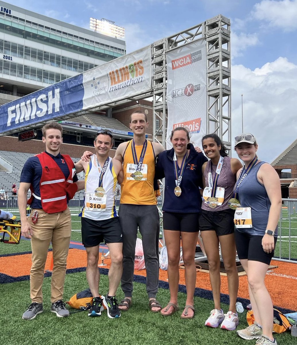 🩺 #ILLINOISmed students tackle one last challenge before heading to residency- the Illinois Marathon 🏃‍♀️🏆! There is no challenge these Physician Innovators can’t tackle. Congrats, @PeggyPalsgaard, Conor, David, Anila, and Priya!