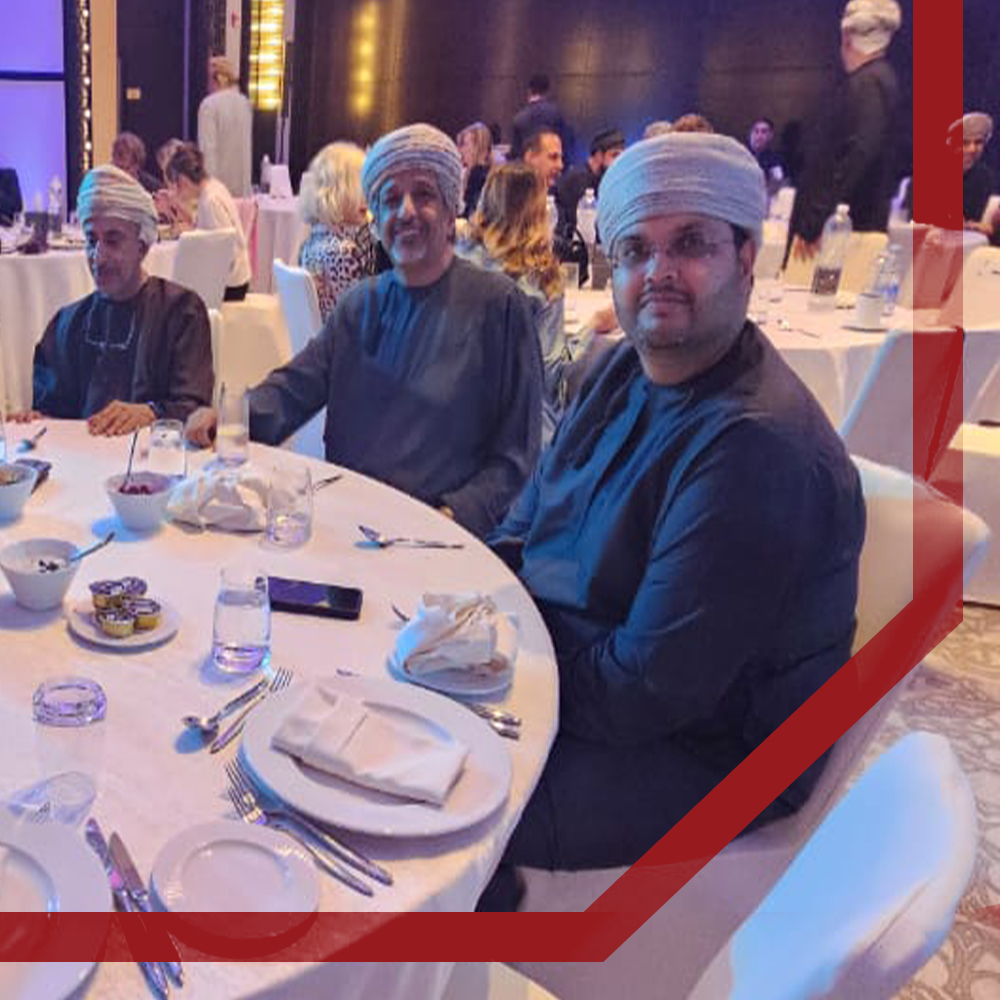 SCC_Oman's tweet photo. The Ministry of Housing &amp; Urban Planning has signed a strategic #partnership with #Sarooj to develop new areas in Sultan Haitham City

وقّعت وزارة الإسكان والتخطيط العمراني شراكة استراتيجية مع شركة #الصاروج لتطوير أحياء جديدة في مدينة السلطان هيثم

 #وزارة_الإسكان_والتخطيط https://t.co/UdbkIQZWvA