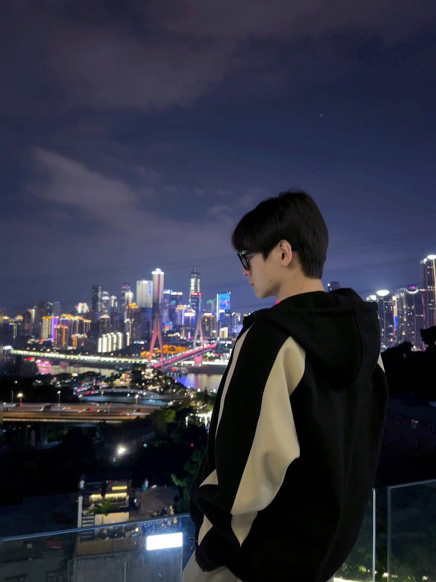 ZHAlXIAOWEN's tweet photo. #翟潇闻's weibo update !! 🤍 https://t.co/cYqxKgVMMj