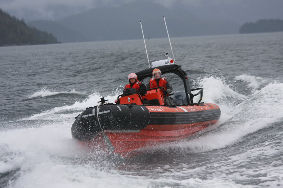 We regularly work with the @RoyalNavy , and recently we welcomed Leading Hand Georgina Little from His Majesty’s Ship Protector to Bamfield, #BritishColumbia to learn how to do RHIOT, Canada-style!