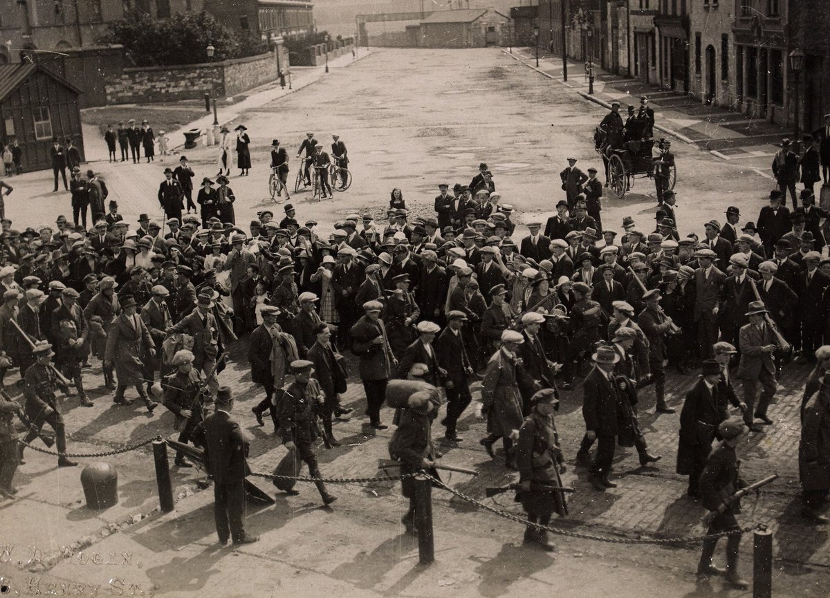 Death and killing in the Irish Civil War Now live: @JohnDorney2 talks to @SeanMoncrieff @NewstalkFM about the findings of major new research. goloudplayer.com/radio/newstalk @UCCHistory
