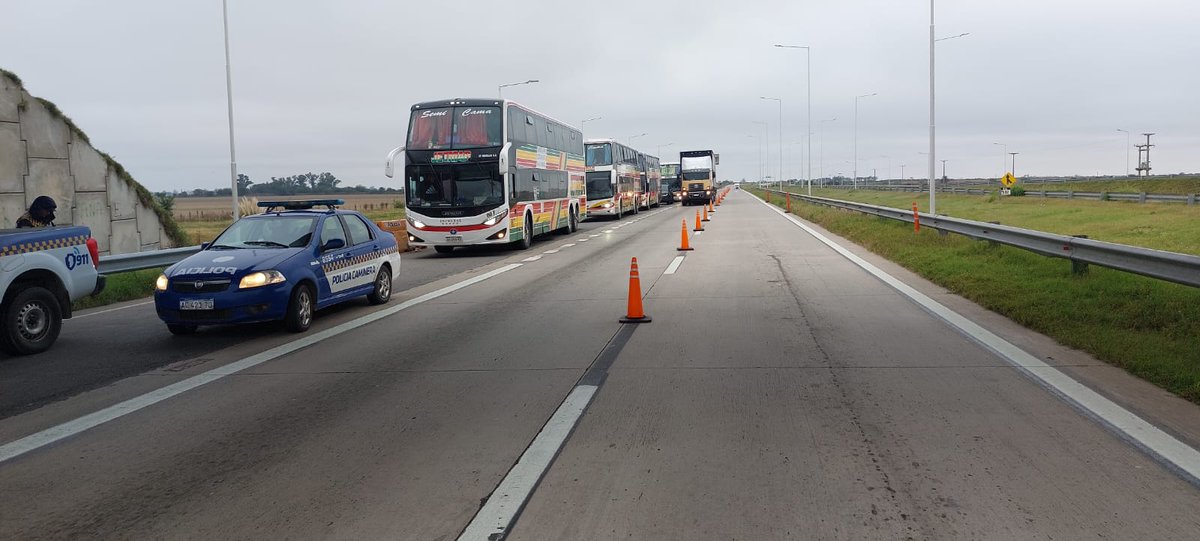 #AHORA🚨 ⚽En el marco del #Operativo de seguridad dispuesto para la semifinal entre @BocaJrsOficial vs @EdelpOficial, se llevan a cabo acciones preventivas en los distintos puntos de ingreso a la provincia. ✅ Hasta el momento, se han controlado 60 colectivos y más de 3000…