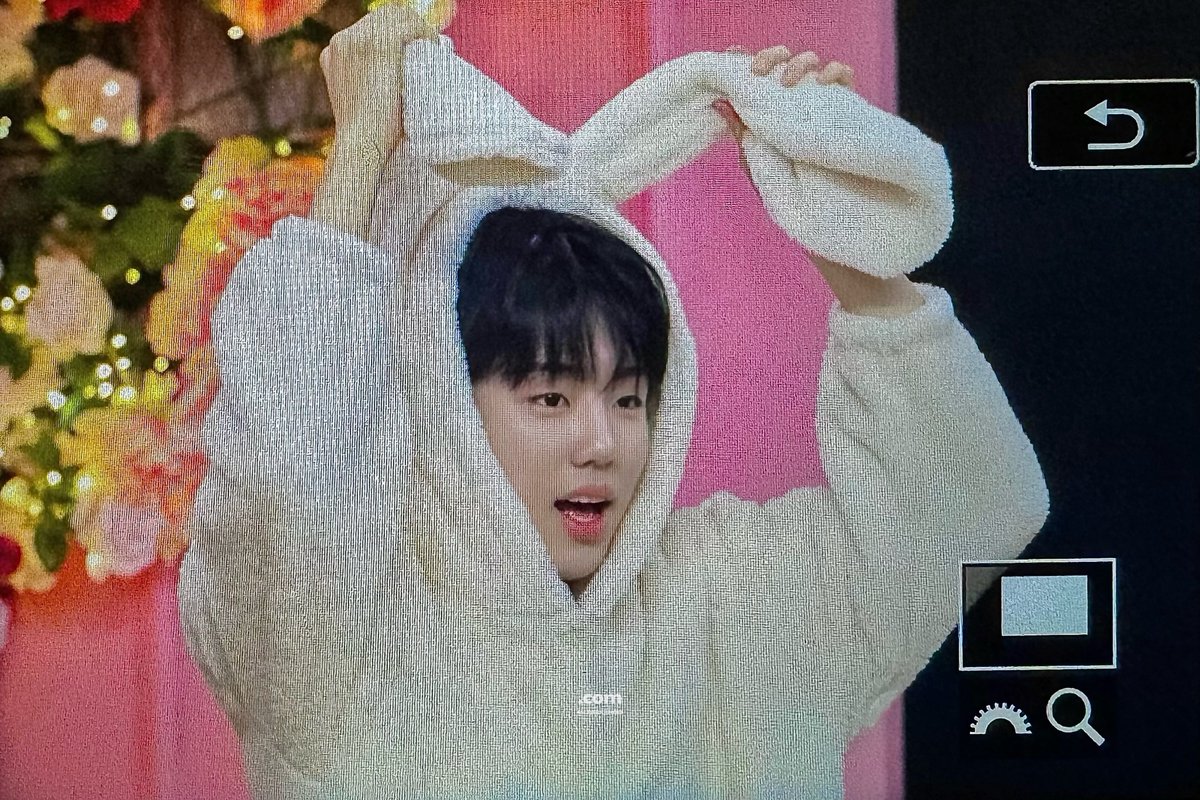 240430 🐰💕

#이븐 #EVNNE #박지후 #PARKJIHOO