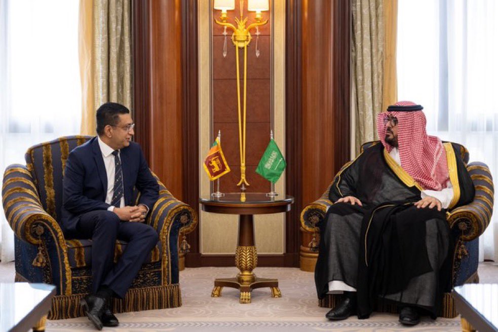 I had a productive meeting with @falibrahim, Minister of Economy & Planning of #KSA. We discussed enhancement of economic cooperation including early finalization of the road map for greater economic cooperation. We also discussed regional and international issues of mutual…