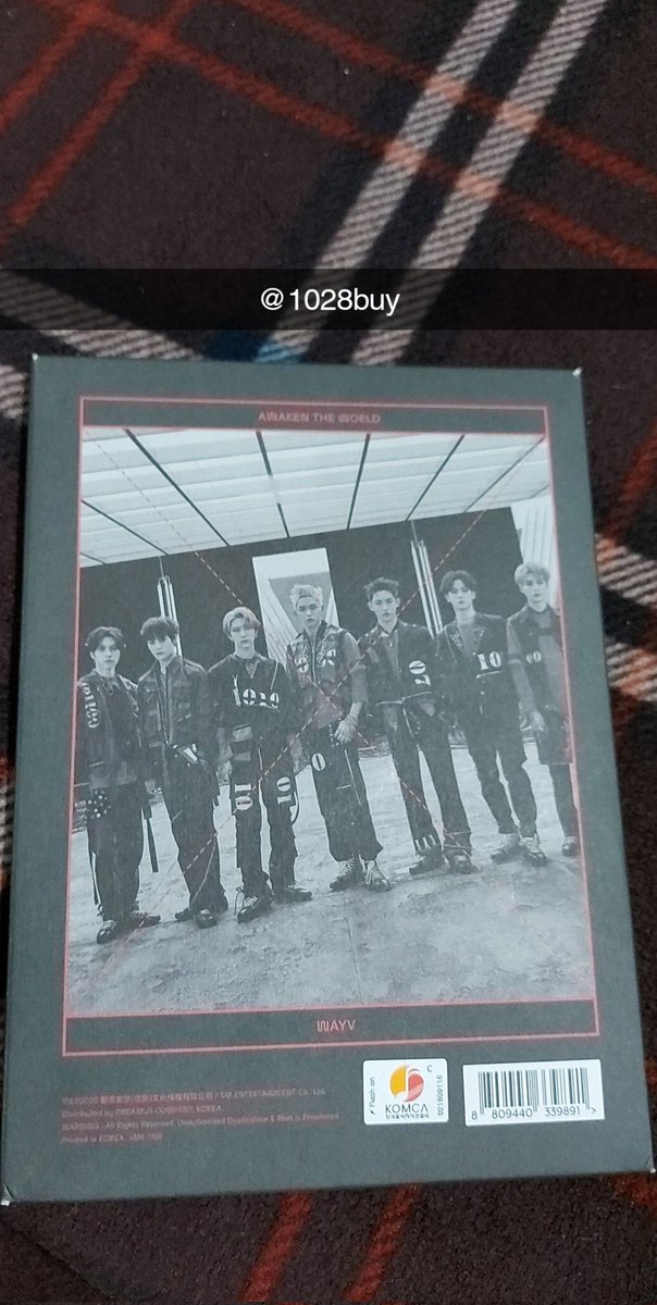 1028buy's tweet photo. wts / lfb
wayv awaken the world album, unsealed 
(awaken ver) PB &amp; CD only PHP 200 + sf
• outbox has dents
• the photobook is in good condition
• with xiaojun poster 

#1028sells

wts wayv album xiaojun poster ph

- check pinned for proofs https://t.co/oqmhH1uHxs
