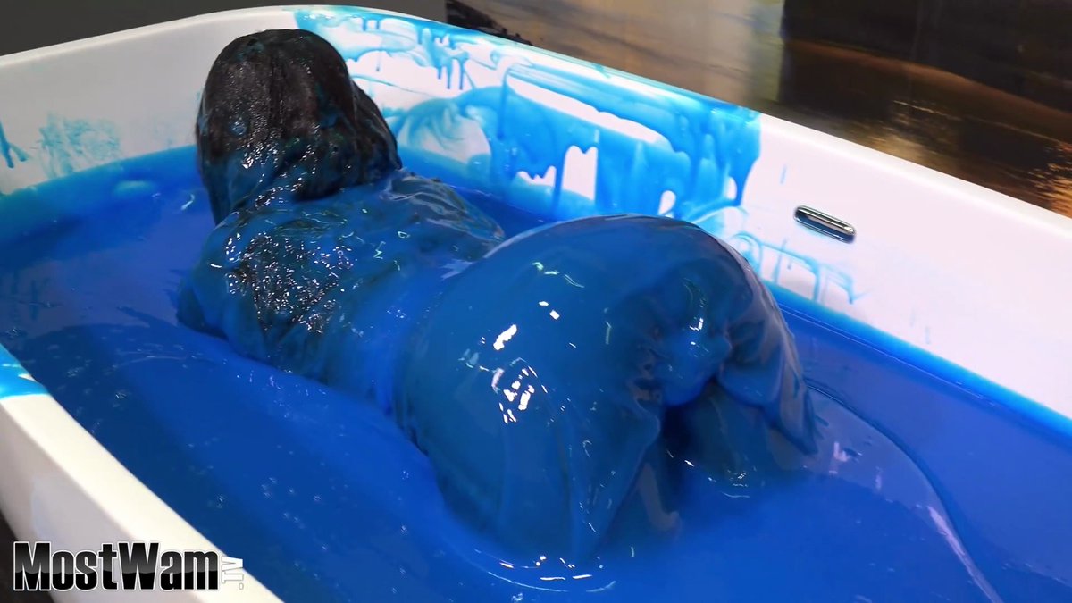 MostWamAL's tweet photo. 💙__💙
Leanne’s Blue Gunge Bath In A Skirt And Tights
https://t.co/ktkCgnfMPB https://t.co/Lq6MtHVXxN