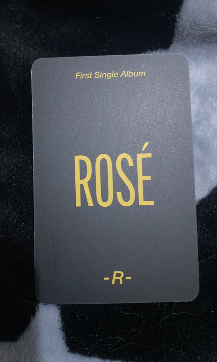 1028buy's tweet photo. #1028sells

wts/lfb 
rosé photocard R version  for PHP 180 + lsf (PHP150 + lsf) if PAYO
• slight scratches sa back
• dm me for pics

wts rosé pc ph R album blackpink https://t.co/dhsw84KKjJ