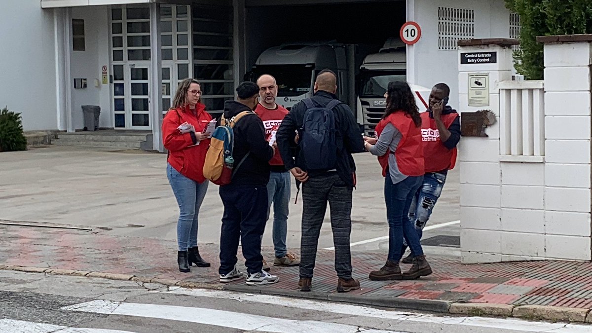 Avui explicant la negociació del conveni de càrnies a Batallé, Riudarenes.

#TreballDigneCàrnies