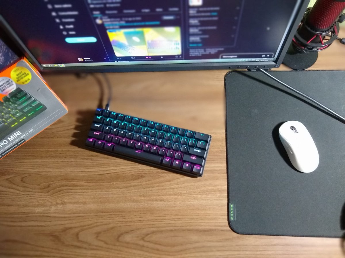 Snoark_'s tweet photo. Mais 1 Apex pro resgatado na melhor lojinha da twitch
@blxckoutz 
@DESESPER0 
@TeamBlackoutz 
@victinn97 https://t.co/HyOa4QaSeZ