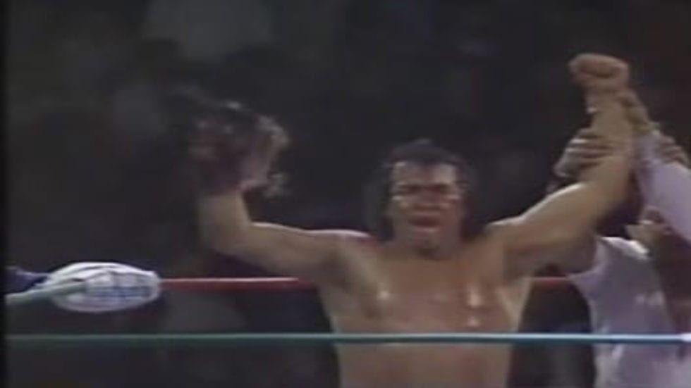 #VIDEO 🎞️

Match of the Day: Perro Aguayo 🆚 Mascara Año 2000 (1993). 🇲🇽

Click on the link to watch this full match ➡️ luchacentral.com/match-of-the-d…

#LuchaCentral #LuchaLibreAAA #AAA #LuchaLibre #ProWrestling #プロレス 🤼‍♂️  

➡️ LuchaCentral.Com 🌐
