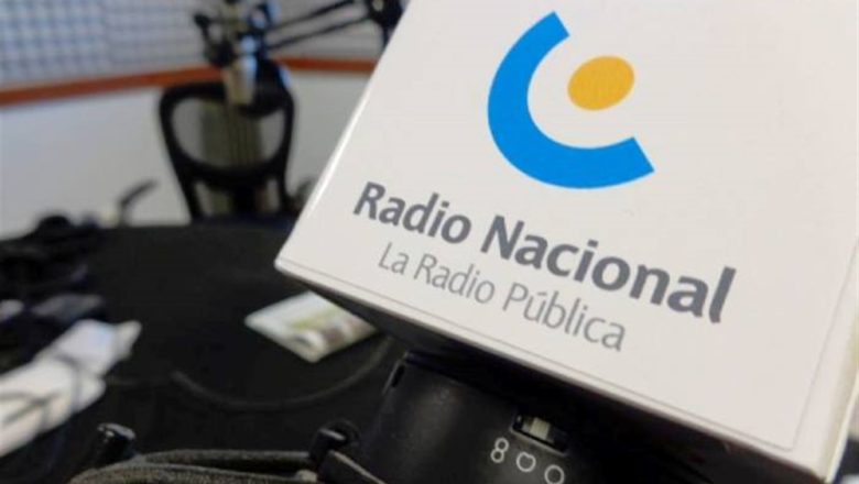 #Diputados argentinos votaron a favor de la #privatización de 👇🏾 empresas. La #LeyBases llega al Senado con dos atenuantes: modificación de varios artículos y sus aumentos de salarios. ¿Qué tipo de #Argentina será de aprobarse dicha ley? Opine para @temasteleSUR