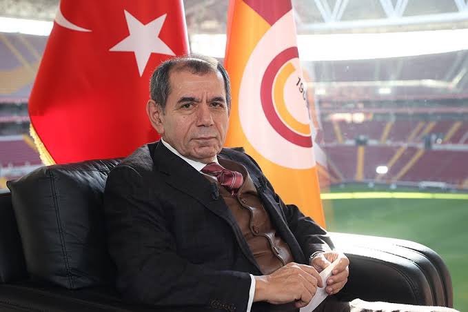 🗣️ Hakan Can: Florya projesinde yüklenici firma, Galatasaray’ın Bankalar Birliği borcunun tamamını ödeyecek bir peşinatla işe başlıyor, 2 milyar 100 milyon ₺’lik borcu kapatacaklar. Uzun vadede Galatasaray’ın buradan kazanacağı para 400 milyon $. Galatasaray, senelik 34 milyon $