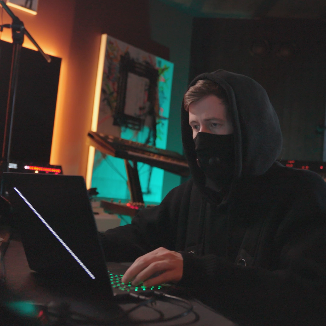 ASUS_ROGNA's tweet photo. Show us your creativity! Submit your music creation using AI and you'll get a chance to win a ROG Zephyrus G14, a ROG headset, and more ROG goodies!
More info & submissions 👉 https://t.co/kut9Y5IR7r
2 winners. Ends May 15.
@alanwalkermusic #ROGxAW #ROGAIPC #ROGZephyrusG https://t.co/HsKq9n0VXN