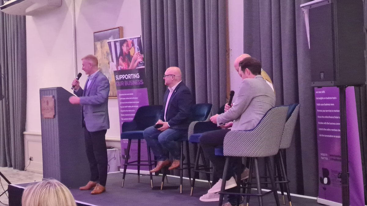 #Bradford Chamber President, Mark Cowgill speaks to our guests at the dinner, touching on the @bradford2025 City of Culture 2025. Joined by @OneinaMillion_ representative @CraigAMcHugh, who explains more about the Chamber Charity & how they help support the local community.