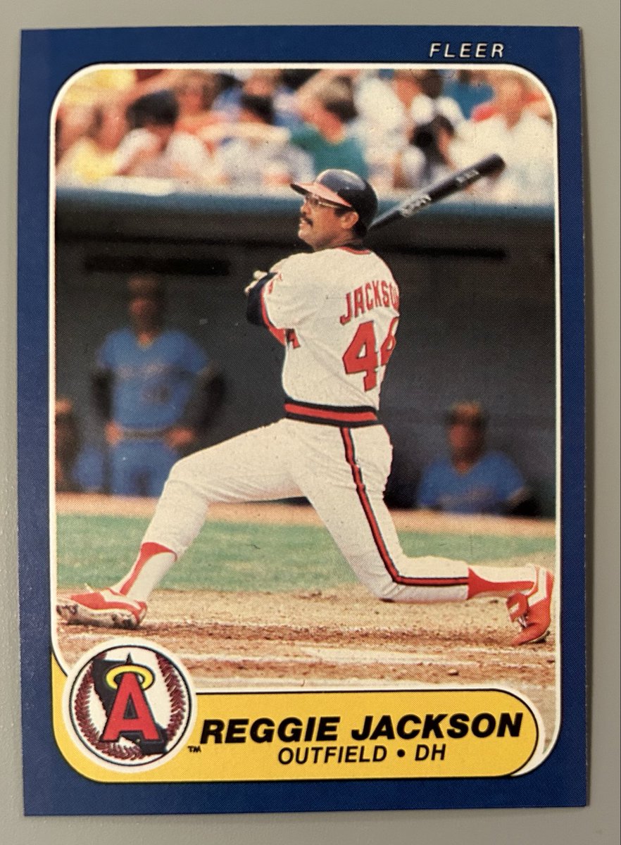 1986 #Fleer isn’t packed full of great action shots, but there are certainly some. Honestly, it seemed almost every card of #DonnieBaseball, #Rickey & #Pudge in the ‘80s was a great pic. And we got one more angle of #MrOctober’s classic follow-through! 😍