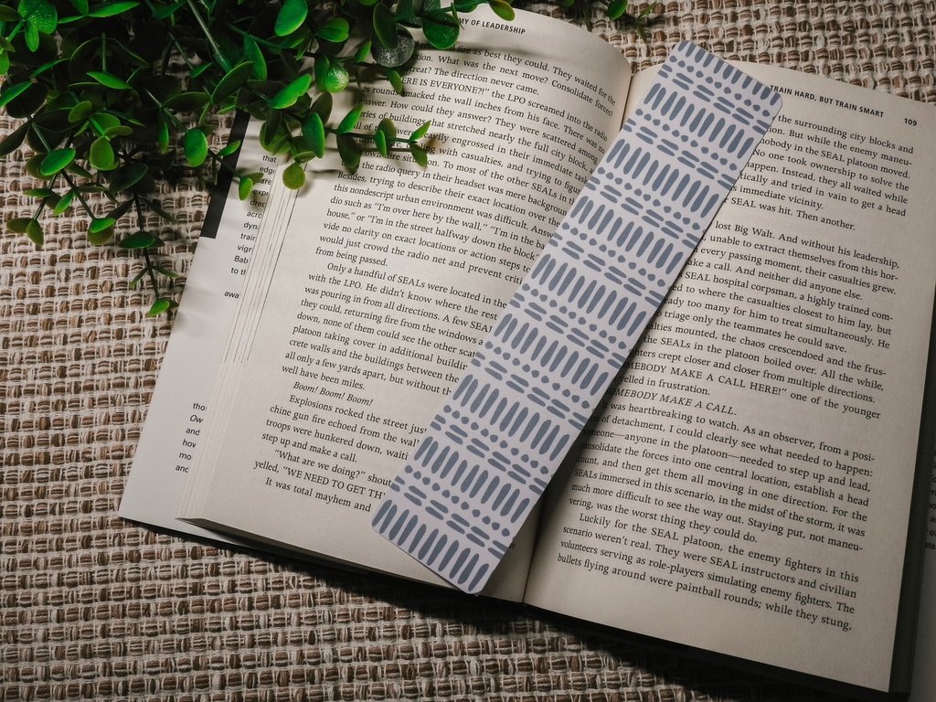 Cross Hatch | Boho Bookmarks 📚
sksdesignstudio.org/products/cross…
.
.
.

#booklover #booknerd #bookstagram #bookish #bookclubofinstagram #bookmarkshop #booktok #stationeryshop