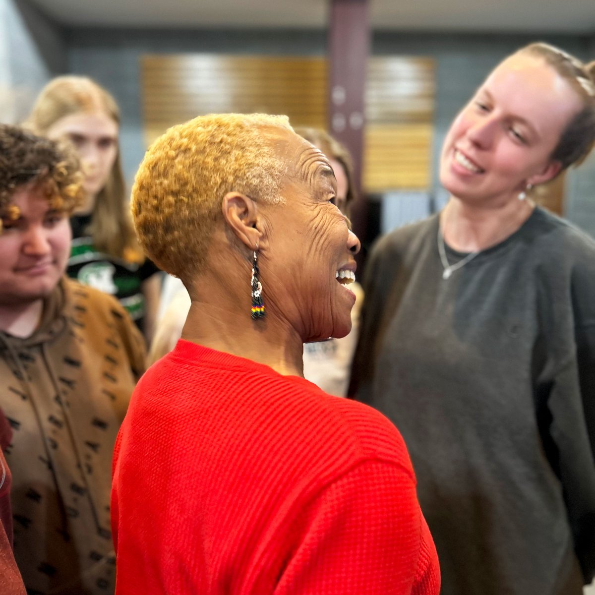 Rhodessa Jones, co-artistic director of the acclaimed performance company Cultural Odyssey, spent a week in residence at Hamilton and offered a free theatre workshop for students. buff.ly/3UEZDNK (Photo by Brigit Cook ‘27) #ArtsEducation #TheatreWorkshop