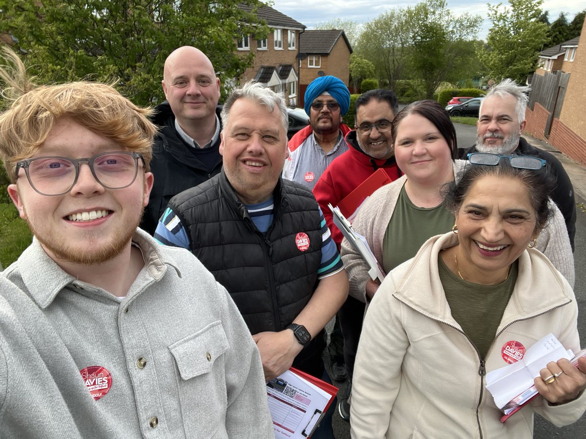 Our team have been out in Newdale speaking to residents about the PCC elections on Thursday. Put an end to the the Conservative chaos by voting Labour on Thursday 🌹 #LabourDoorstep