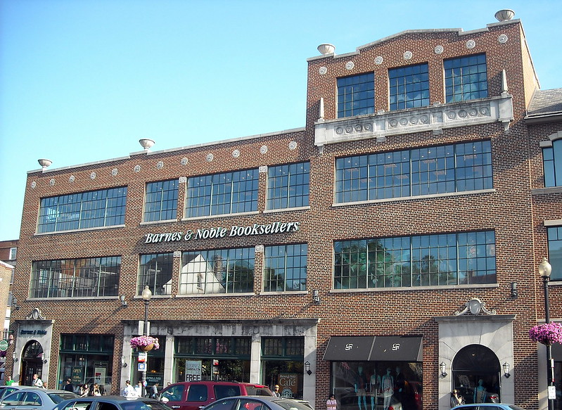 12 years later, Barnes and Noble returns to Georgetown. urb.tf/3UnjuzH